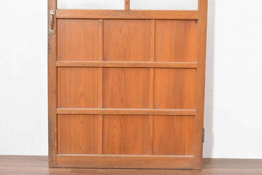 ヴィンテージ建具　昭和中期　素朴な佇まいが魅力の型板ガラス入り扉1枚　(R-083734)