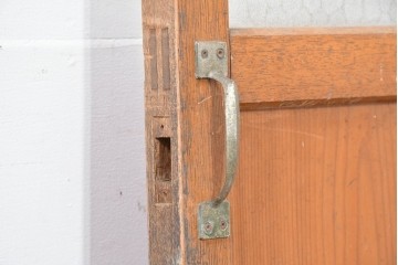 ヴィンテージ建具　昭和中期　素朴な佇まいが魅力の型板ガラス入り扉1枚　(R-083734)
