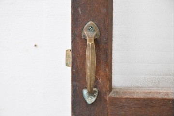 ヴィンテージ建具　昭和中期　デザインガラス入りのレトロなガラス扉1枚　(R-083735)