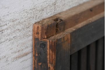 和製アンティーク　格子戸リメイク　落ち着いた空間づくりに最適な衝立て(パーテーション、衝い立て、つい立て、間仕切り、折り畳み、建具)(R-083736)