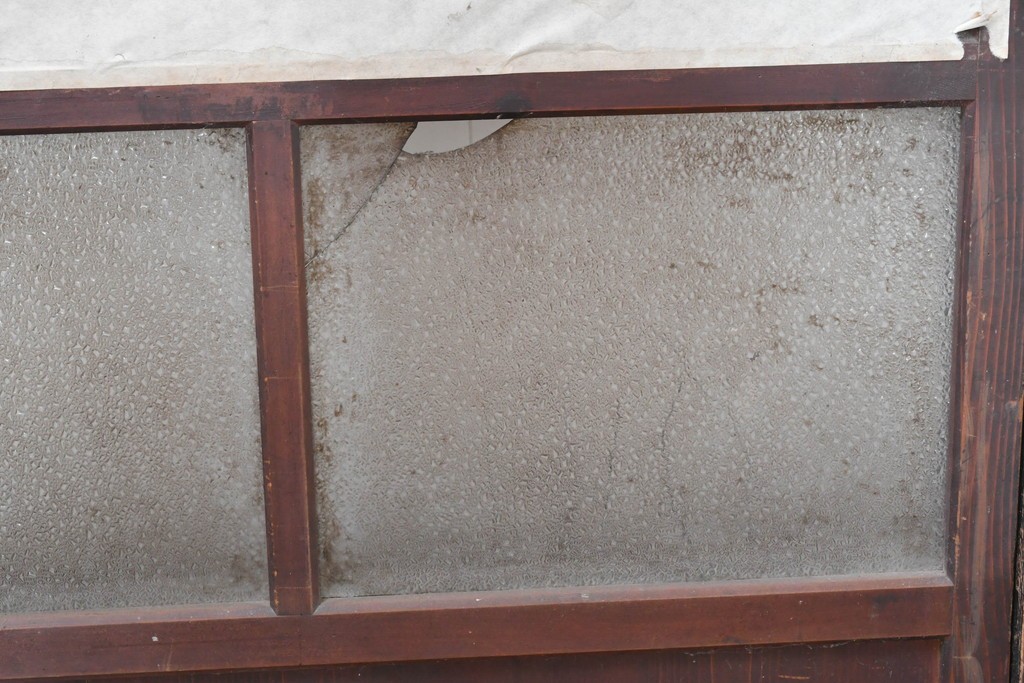 アンティーク建具　明治大正期　古い木味のガラス入り格子戸4枚セット　(R-083737)