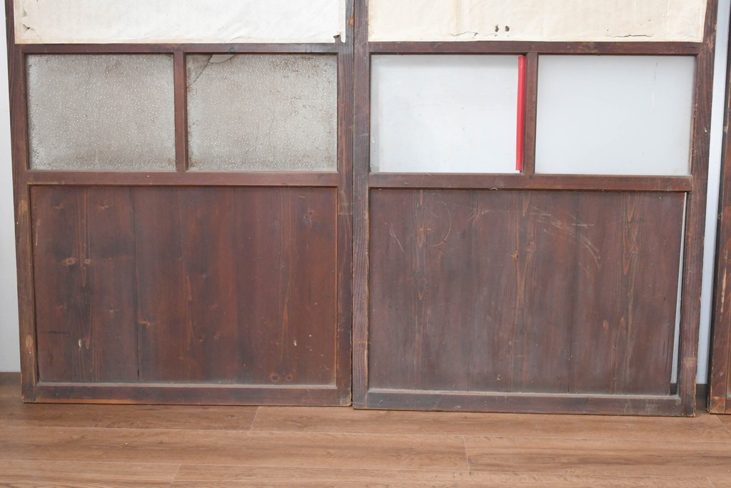 アンティーク建具　明治大正期　古い木味のガラス入り格子戸4枚セット　(R-083737)