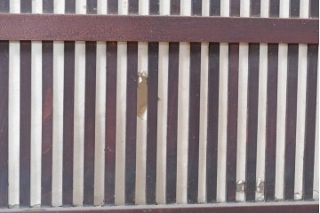 アンティーク建具　明治大正期　古い木味のガラス入り格子戸4枚セット　(R-083737)