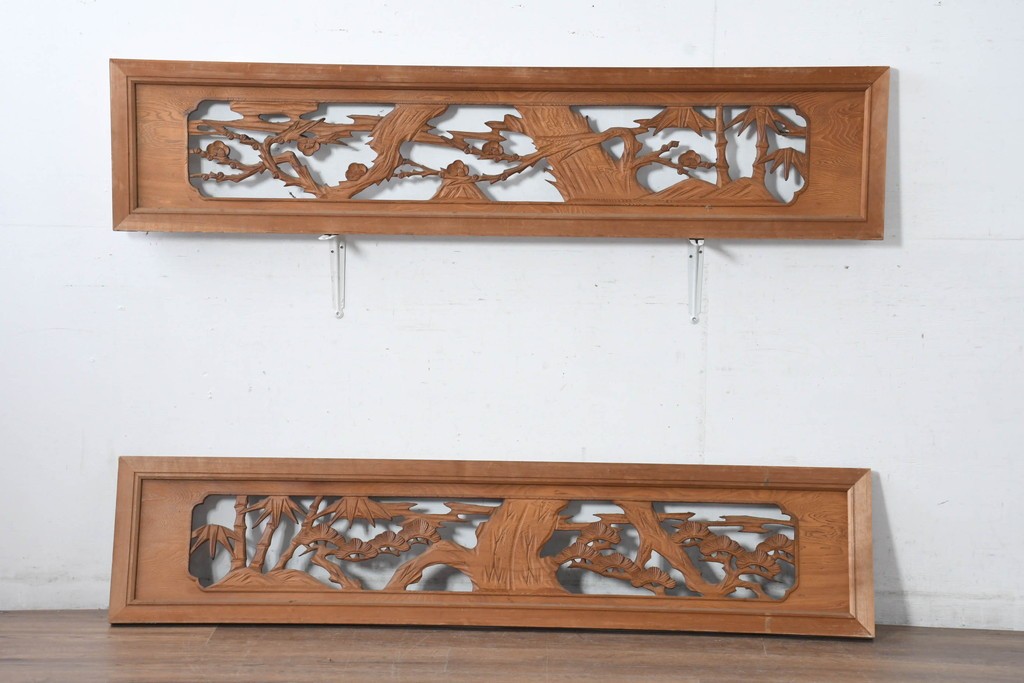 和製ヴィンテージ　昭和中期　松竹梅の縁起物の両面彫刻を施した欄間2枚セット　(R-083739)