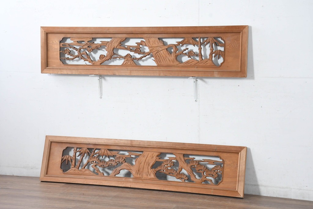 和製ヴィンテージ　昭和中期　松竹梅の縁起物の両面彫刻を施した欄間2枚セット　(R-083739)