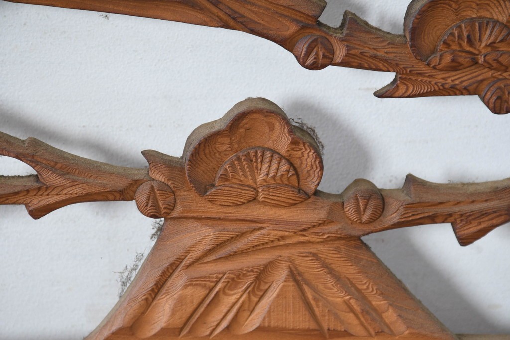 和製ヴィンテージ　昭和中期　松竹梅の縁起物の両面彫刻を施した欄間2枚セット　(R-083739)