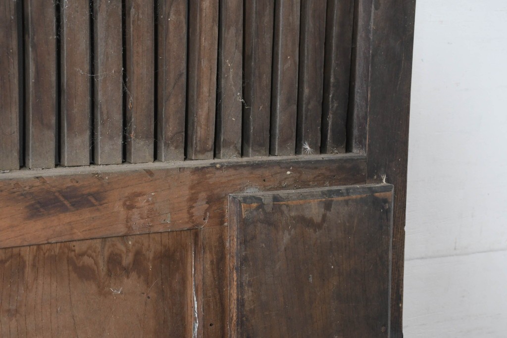 アンティーク建具　明治大正期　総欅(ケヤキ)材　古い木味の風合いが魅力の格子蔵戸1枚　(R-083741)