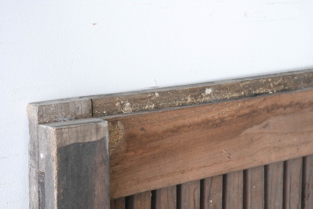 アンティーク建具　明治大正期　総欅(ケヤキ)材　古い木味の風合いが魅力の格子蔵戸1枚　(R-083741)