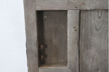 アンティーク建具　明治大正期　総欅(ケヤキ)材　古い木味の風合いが魅力の格子蔵戸1枚　(R-083741)