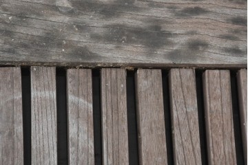 アンティーク建具　明治大正期　総欅(ケヤキ)材　古い木味の風合いが魅力の格子蔵戸1枚　(R-083741)