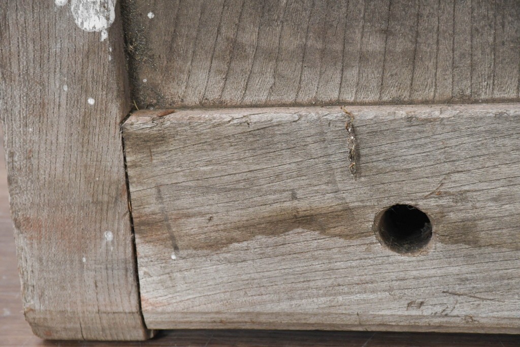 アンティーク建具　明治大正期　総欅(ケヤキ)材　古い木味の風合いが魅力の格子蔵戸1枚　(R-083741)