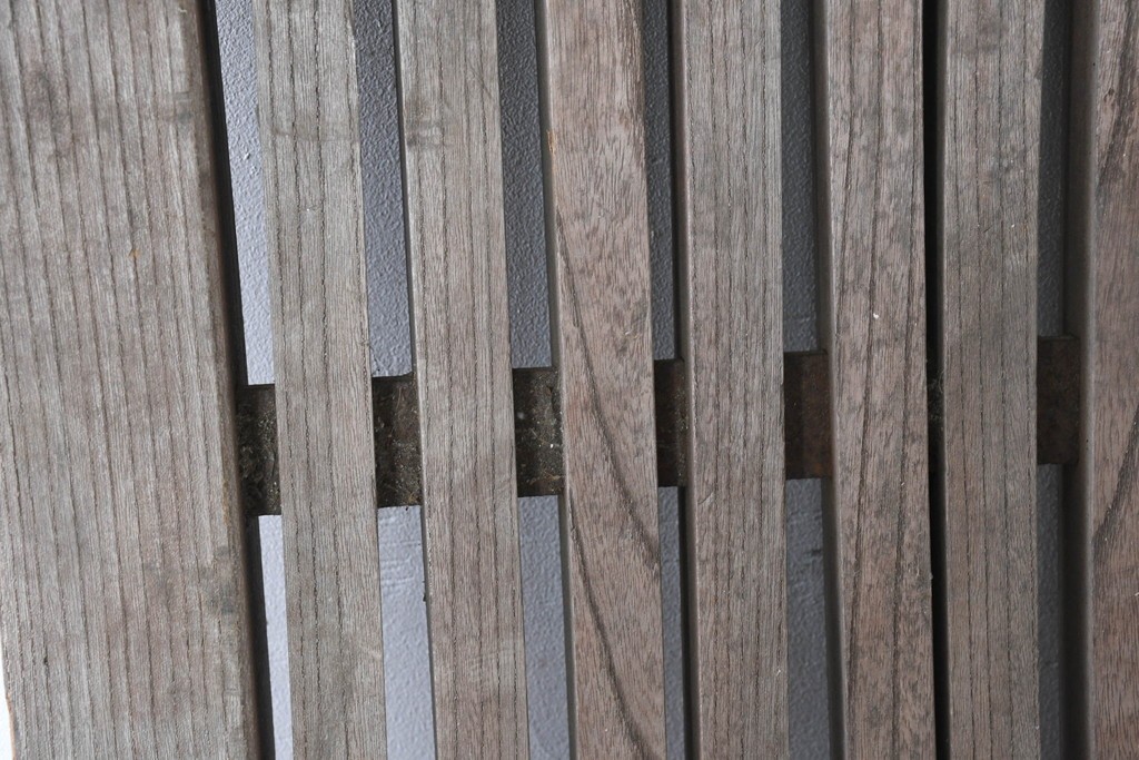 アンティーク建具　明治大正期　総欅(ケヤキ)材　古い木味の風合いが魅力の格子蔵戸1枚　(R-083741)