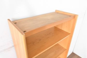 デンマークビンテージ　ビーチ材　シンプルなデザインがお部屋に馴染みやすいオープンシェルフ(本棚、ブックシェルフ、オープンラック、収納棚、飾り棚、ヴィンテージ、北欧)(R-083743)
