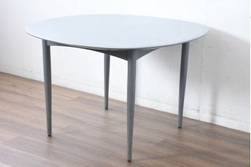 中古　美品　展示品　希少品　デンマーク　高級家具ブランド　クルーガーブラザーズ(Brdr. Kruger)　ブローデル・クルーガー　オーク材　JARI(ジャリ、ヤリ)　北欧スタイルの空間づくりにおすすめなダイニングテーブル(2人掛け、4人掛け)(定価約70万円)(R-083749)