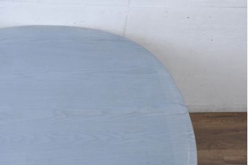 中古　美品　展示品　希少品　デンマーク　高級家具ブランド　クルーガーブラザーズ(Brdr. Kruger)　ブローデル・クルーガー　オーク材　JARI(ジャリ、ヤリ)　北欧スタイルの空間づくりにおすすめなダイニングテーブル(2人掛け、4人掛け)(定価約70万円)(R-083749)