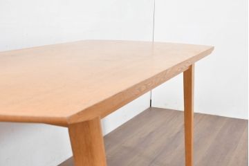 中古　希少な廃番品　IDEE(イデー)　ARC(アーク)　ナチュラルモダンな空間を演出するダイニングテーブル(4人掛け、6人掛け、食卓、4人用、6人用)(R-083751)