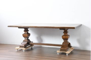 中古　希少な廃番品　葉山ガーデン取り扱い　オーク材　アンティーク調　大振りサイズの重厚な佇まいが魅力のリフェクトリーテーブル(ダイニングテーブル、食卓、4人掛け、6人掛け、4人用、6人用)(R-083752)