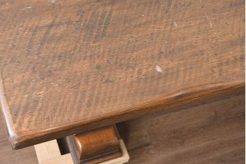 中古　希少な廃番品　葉山ガーデン取り扱い　オーク材　アンティーク調　大振りサイズの重厚な佇まいが魅力のリフェクトリーテーブル(ダイニングテーブル、食卓、4人掛け、6人掛け、4人用、6人用)(R-083752)