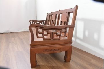 中国ビンテージ　花梨(カリン)材　細部までこだわりを感じる重厚な佇まいの長椅子(木製ベンチ、アームベンチ、板座チェア、長イス、3P、3人掛け、三人掛けソファ、ヴィンテージ)(R-083754)