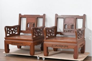 中国ビンテージ　花梨(カリン)材　重厚な佇まいが存在感を放つチェア2脚セット(アームチェア、ダイニングチェア、板座チェア、椅子、イス、1P、1人掛け、一人掛けソファ、ヴィンテージ、バラ売り可能)(R-083755)