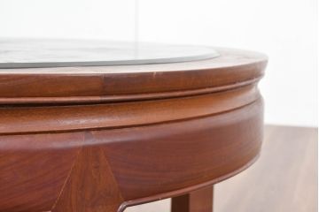 中国ビンテージ　花梨(カリン)材　洗練されたデザインが空間のアクセントになるガラストップローテーブル(丸テーブル、センターテーブル、リビングテーブル、ヴィンテージ)(R-083756)