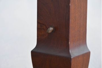 中国ビンテージ　花梨(カリン)材　洗練されたデザインが空間のアクセントになるガラストップローテーブル(丸テーブル、センターテーブル、リビングテーブル、ヴィンテージ)(R-083756)