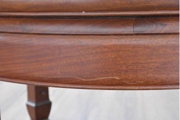 中国ビンテージ　花梨(カリン)材　洗練されたデザインが空間のアクセントになるガラストップローテーブル(丸テーブル、センターテーブル、リビングテーブル、ヴィンテージ)(R-083756)