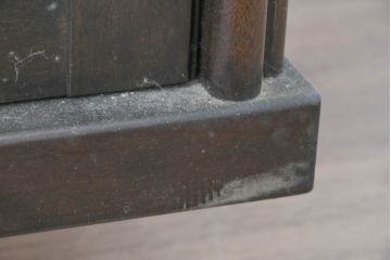 中古　美品　高級品　モリシゲ(MORISHIGE/森繁)　落ち着きのある和モダンデザインが魅力的な三面ガラスキャビネット(ガラスケース、ショーケース、収納棚、戸棚、飾り棚、陳列棚、店舗什器)(定価約70万円)(R-083757)