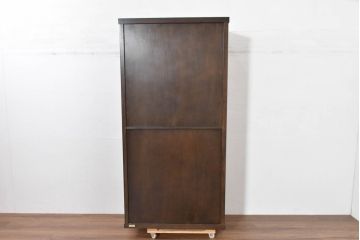 中古　美品　高級品　モリシゲ(MORISHIGE/森繁)　落ち着きのある和モダンデザインが魅力的な三面ガラスキャビネット(ガラスケース、ショーケース、収納棚、戸棚、飾り棚、陳列棚、店舗什器)(定価約70万円)(R-083757)