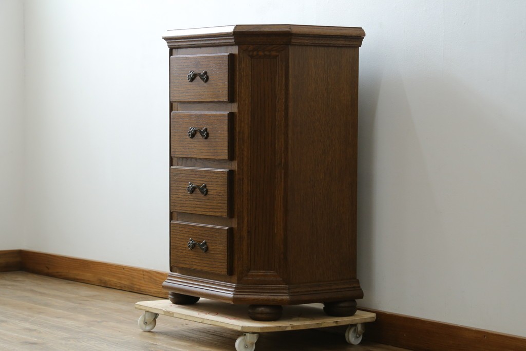 中古　美品　オーク材　小振りなサイズが使いやすい!ダッチカントリースタイルのサイドチェスト　(R-083759)