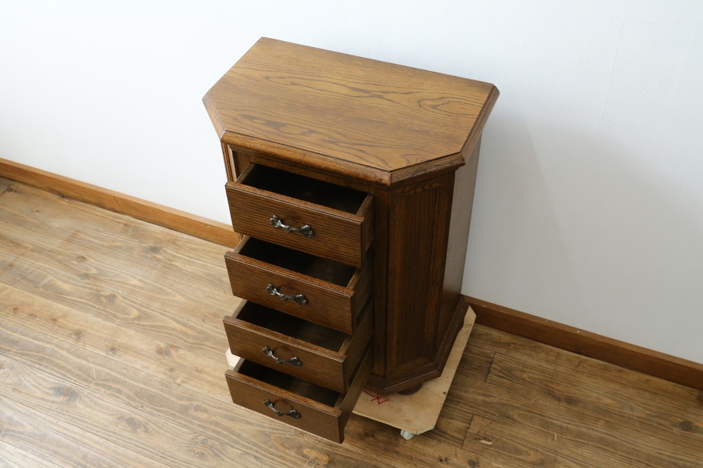 中古　美品　オーク材　小振りなサイズが使いやすい!ダッチカントリースタイルのサイドチェスト　(R-083759)