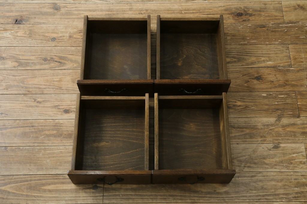 中古　美品　オーク材　小振りなサイズが使いやすい!ダッチカントリースタイルのサイドチェスト　(R-083759)