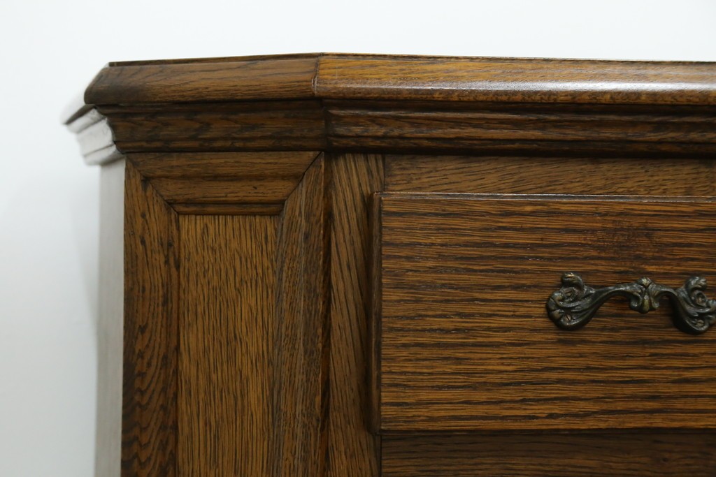 中古　美品　オーク材　小振りなサイズが使いやすい!ダッチカントリースタイルのサイドチェスト　(R-083759)