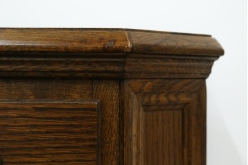 中古　美品　オーク材　小振りなサイズが使いやすい!ダッチカントリースタイルのサイドチェスト　(R-083759)