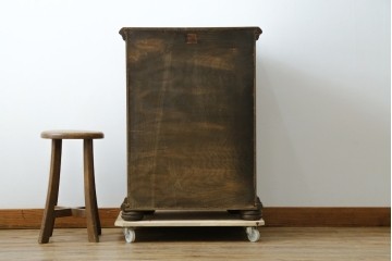 中古　美品　オーク材　小振りなサイズが使いやすい!ダッチカントリースタイルのサイドチェスト　(R-083759)