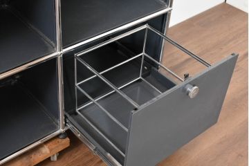中古　美品　スイス　USMハラー(USM Haller)　洗練されたデザインで収納と美観を両立させるオープンラック(キャビネット、収納棚、飾り棚、陳列棚、店舗什器)(定価約60万円)(R-083761)