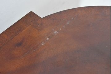 中古　アメリカ高級輸入家具　マホガニー材　引き出し付き　上質な風合いとエレガントなデザインが魅力のローテーブル(センターテーブル、リビングテーブル)(R-083764)