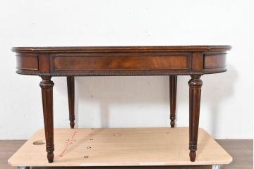 中古　アメリカ高級輸入家具　マホガニー材　引き出し付き　上質な風合いとエレガントなデザインが魅力のローテーブル(センターテーブル、リビングテーブル)(R-083764)