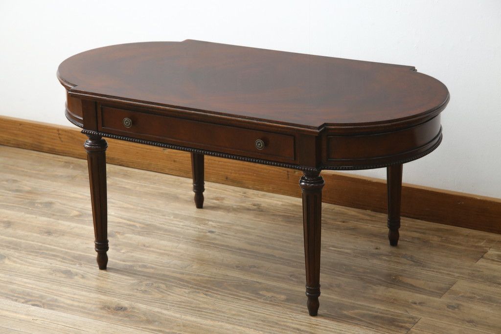 中古　アメリカ高級輸入家具　マホガニー材　引き出し付き　上質な風合いとエレガントなデザインが魅力のローテーブル(センターテーブル、リビングテーブル)(R-083764)