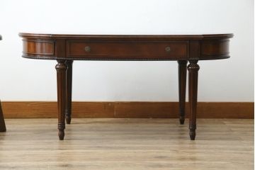 中古　アメリカ高級輸入家具　マホガニー材　引き出し付き　上質な風合いとエレガントなデザインが魅力のローテーブル(センターテーブル、リビングテーブル)(R-083764)