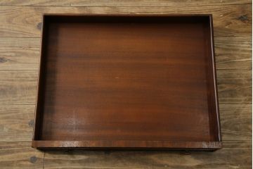 中古　アメリカ高級輸入家具　マホガニー材　引き出し付き　上質な風合いとエレガントなデザインが魅力のローテーブル(センターテーブル、リビングテーブル)(R-083764)