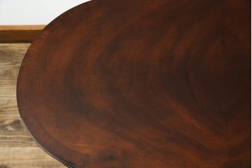 中古　アメリカ高級輸入家具　マホガニー材　引き出し付き　上質な風合いとエレガントなデザインが魅力のローテーブル(センターテーブル、リビングテーブル)(R-083764)