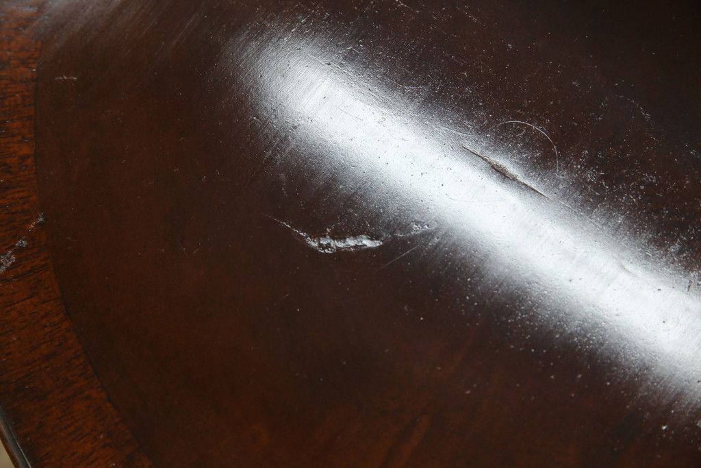 中古　アメリカ高級輸入家具　マホガニー材　引き出し付き　上質な風合いとエレガントなデザインが魅力のローテーブル(センターテーブル、リビングテーブル)(R-083764)