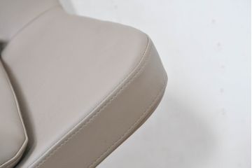 中古　未使用　展示品　B&B イタリア(Italia)　メトロポリタン(Metropolitan)　リプロダクト　上質な空間づくりにぴったりのエアロラウンジチェア(アームチェア、回転椅子、回転イス、1人掛け、一人掛け)(R-083771)
