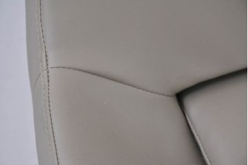 中古　未使用　展示品　B&B イタリア(Italia)　メトロポリタン(Metropolitan)　リプロダクト　上質な空間づくりにぴったりのエアロラウンジチェア(アームチェア、回転椅子、回転イス、1人掛け、一人掛け)(R-083771)