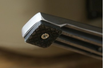 中古　未使用　展示品　B&B イタリア(Italia)　メトロポリタン(Metropolitan)　リプロダクト　上質な空間づくりにぴったりのエアロラウンジチェア(アームチェア、回転椅子、回転イス、1人掛け、一人掛け)(R-083771)