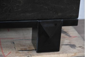 中古　美品!!　国産職人手作り　高級家具　鏡面仕上げのシックなテレビボード(テレビ台、リビングボード、収納棚、戸棚、サイドキャビネット)(R-083773)