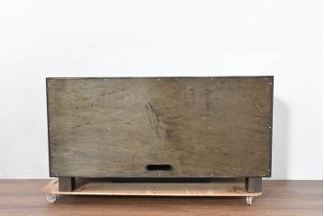 中古　美品!!　国産職人手作り　高級家具　鏡面仕上げのシックなテレビボード(テレビ台、リビングボード、収納棚、戸棚、サイドキャビネット)(R-083773)