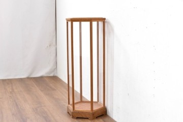 和製ヴィンテージ　未使用　長期在庫品　職人手作り　総欅材　飾るものを素敵に魅せる六角縦型ガラスケース　(R-083777)