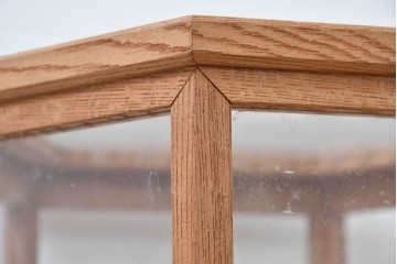 和製ヴィンテージ　未使用　長期在庫品　職人手作り　総欅材　飾るものを素敵に魅せる六角縦型ガラスケース　(R-083777)